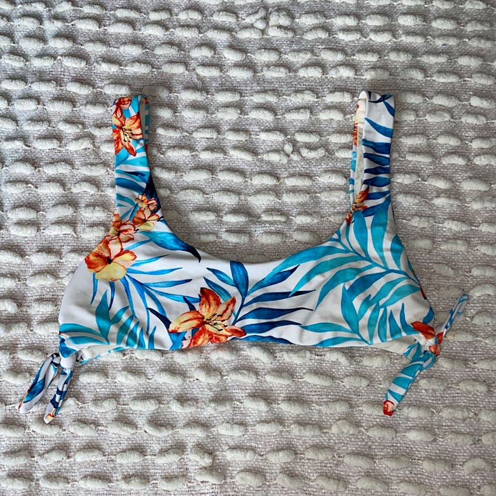 Rip Curl Floral/Leaf print bikini top